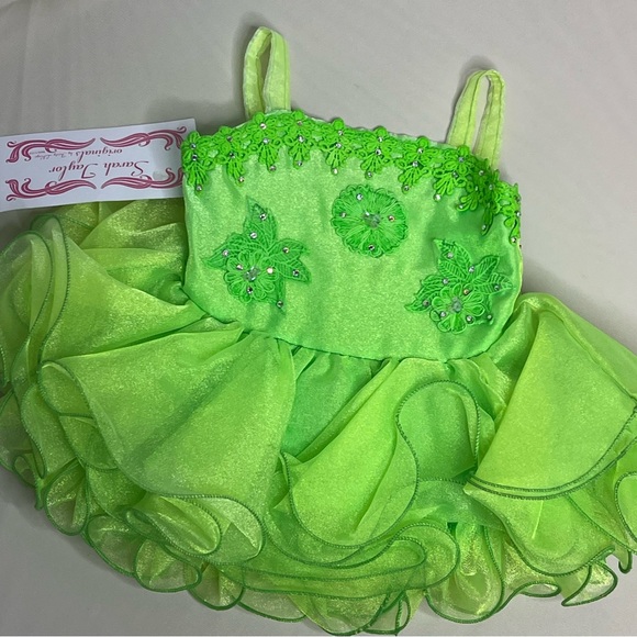 Little girls dress/ pageant dress/ cupcake skirt - Picture 2 of 8